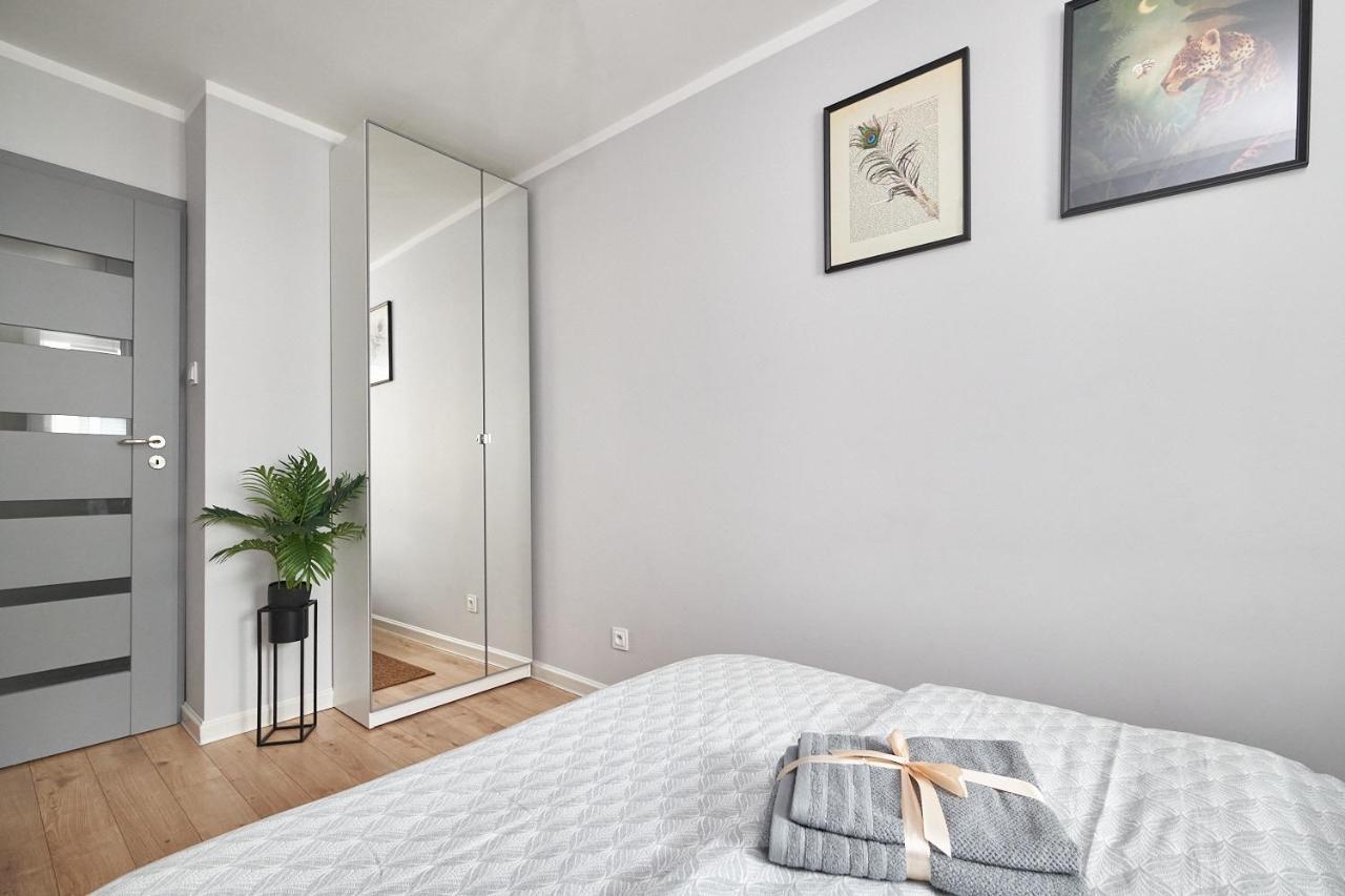 Kuznicza Apartment - 300M Main Square ~ Self Check-In 24H Wroclaw Luaran gambar